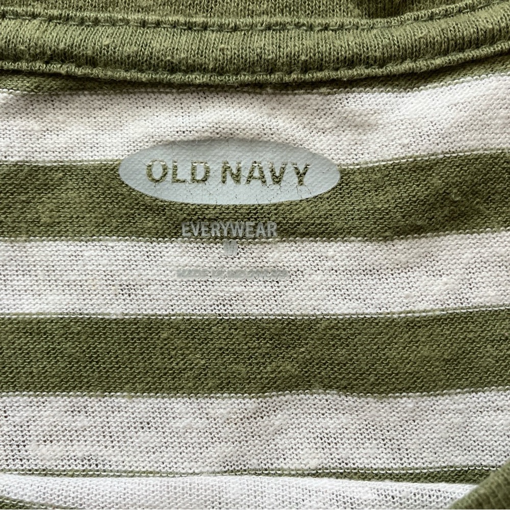 Old Navy Olive Striped Everywear T-shirt Size M - Picture 2 of 3
